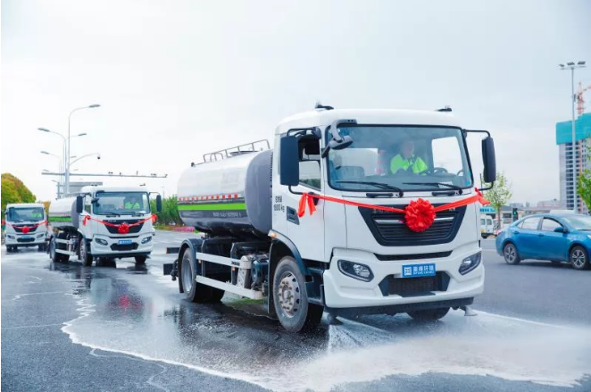 新时代中国城市美容师！3003.com官网环境新能源环卫车可减排4.5万吨污染物